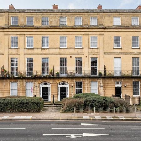 High End Free Parking Wifi Balcony Ensuite Cheltenham Luaran gambar
