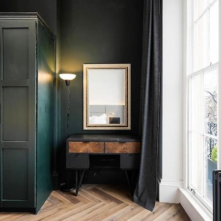 High End Free Parking Wifi Balcony Ensuite Cheltenham Luaran gambar