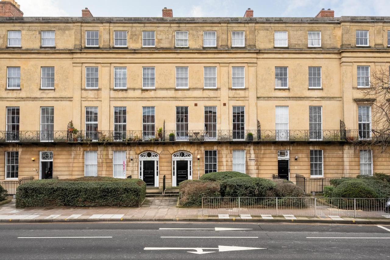 High End Free Parking Wifi Balcony Ensuite Cheltenham Luaran gambar