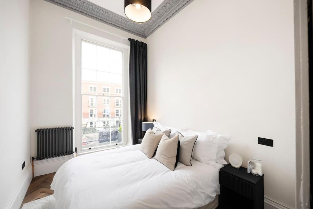 High End Free Parking Wifi Balcony Ensuite Cheltenham Luaran gambar
