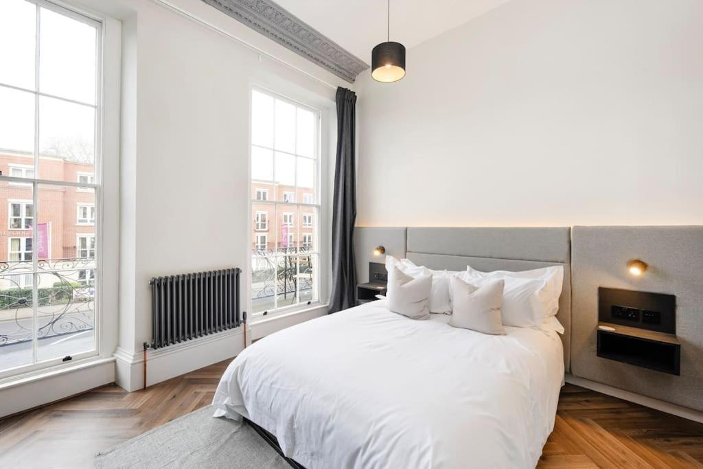 High End Free Parking Wifi Balcony Ensuite Cheltenham Luaran gambar